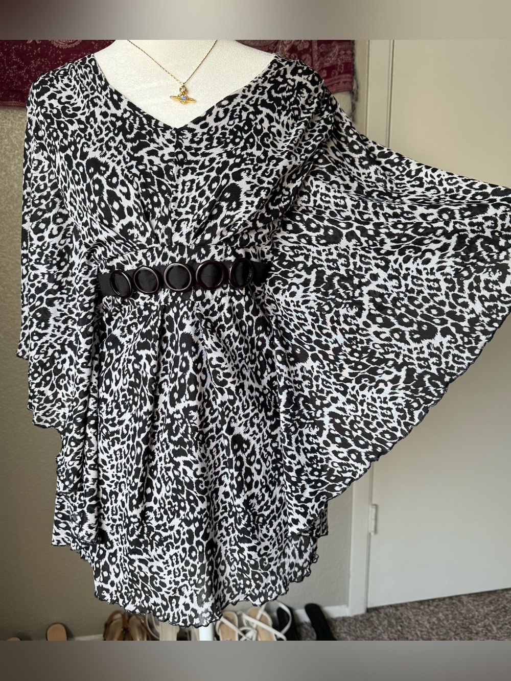 Black White Leopard Flutter Y2K 2000s Women’s Medium Tunic Round Link Belt